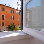 Elegantis Windows On Trastevere Rom