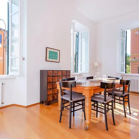 Elegantis Windows On Trastevere